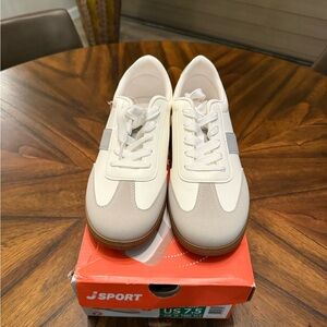 J Sport Women's Cecily White Grey Memory Foam Sneakers Size 7.5 Shoes
